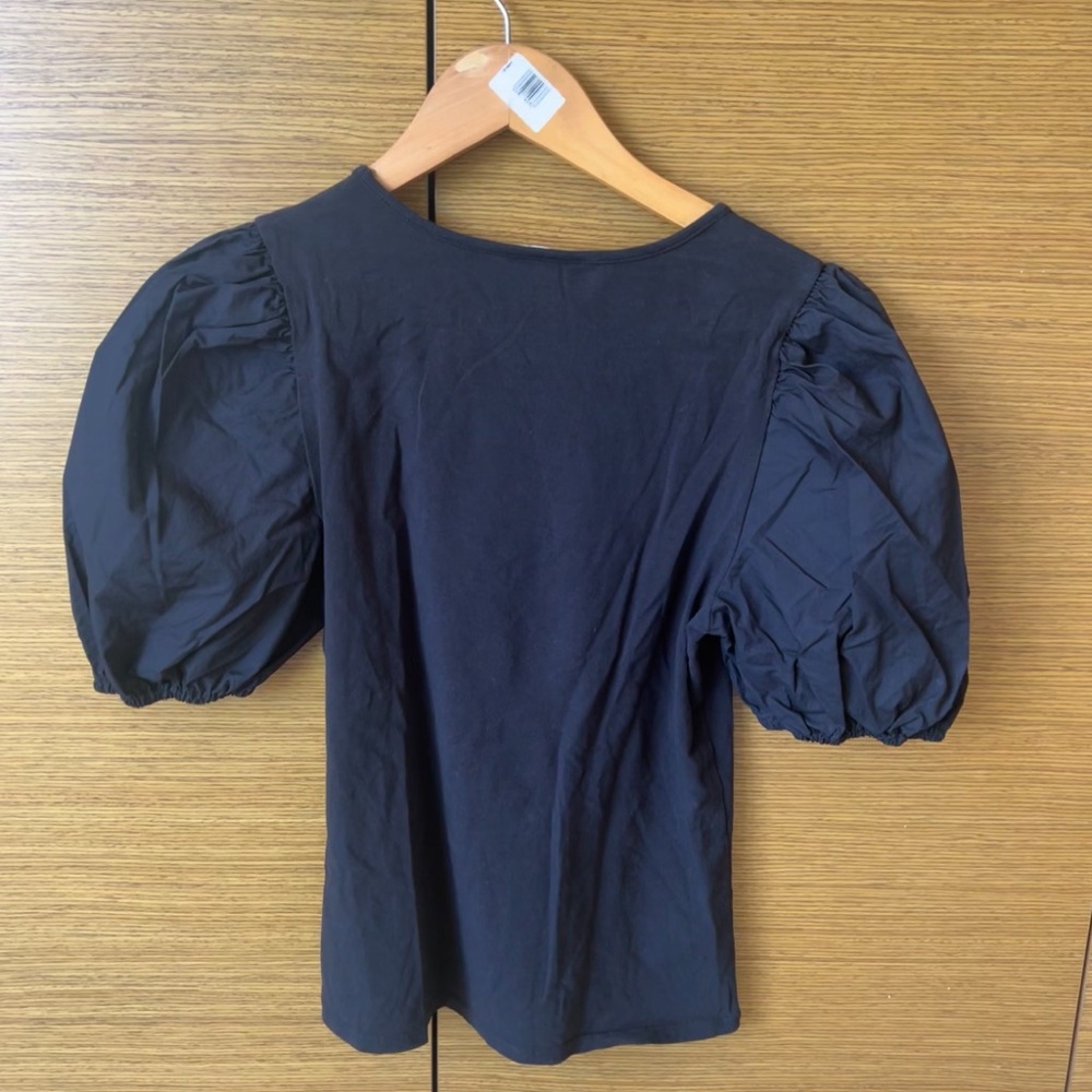 Size M H&M puff sleeves black business casual t-shirt